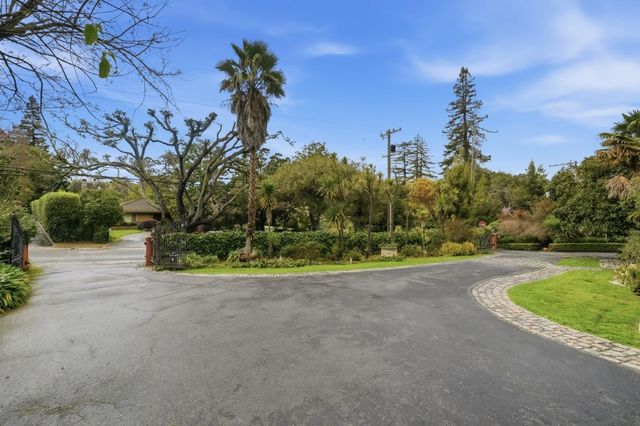 730 Hillsborough Boulevard, Hillsborough, CA 94010