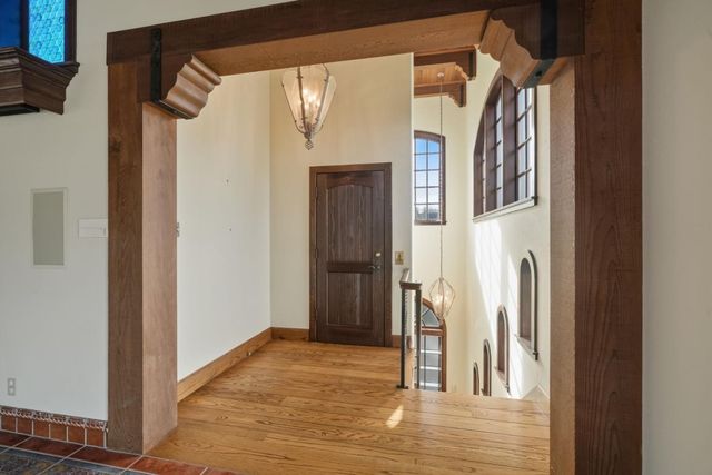 730 Hillsborough Boulevard, Hillsborough, CA 94010