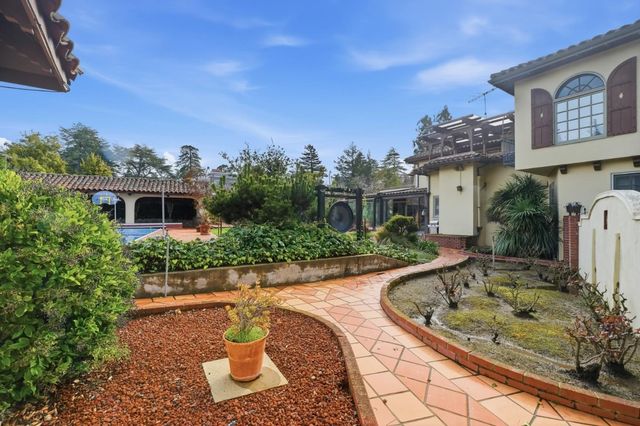 730 Hillsborough Boulevard, Hillsborough, CA 94010