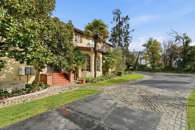 730 Hillsborough Boulevard, Hillsborough, CA 94010