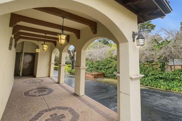 730 Hillsborough Boulevard, Hillsborough, CA 94010