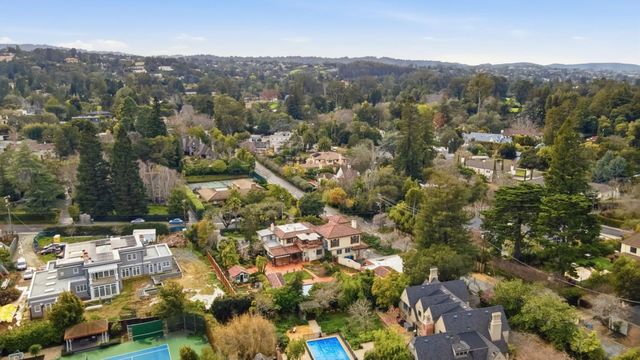 730 Hillsborough Boulevard, Hillsborough, CA 94010