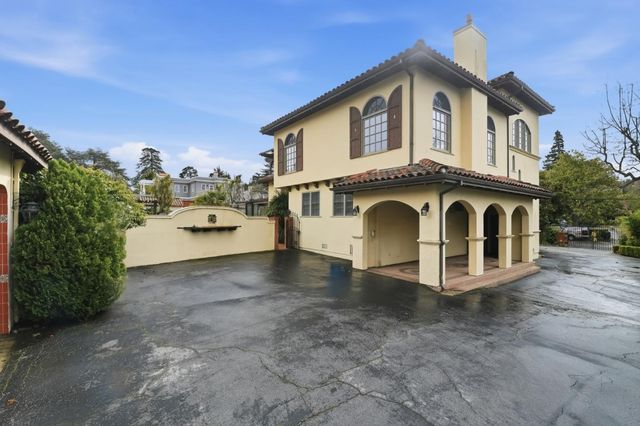 730 Hillsborough Boulevard, Hillsborough, CA 94010