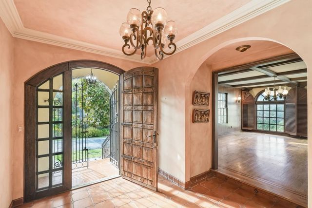 730 Hillsborough Boulevard, Hillsborough, CA 94010