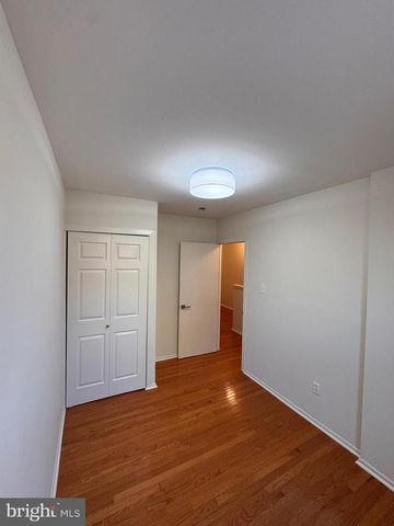 2340 CHRISTIAN ST, Philadelphia, PA 19146