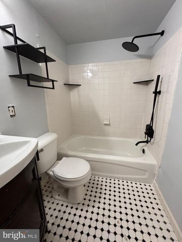 2340 CHRISTIAN ST, Philadelphia, PA 19146