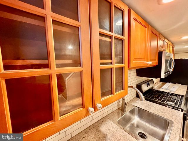 2340 CHRISTIAN ST, Philadelphia, PA 19146