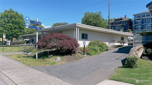 1126 N Forest Street, Bellingham, WA 98225