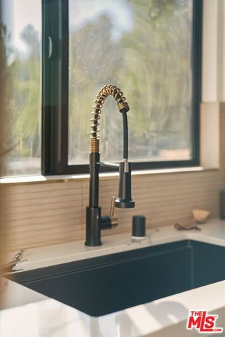 1083 Milwaukee Avenue, Los Angeles, CA 90042