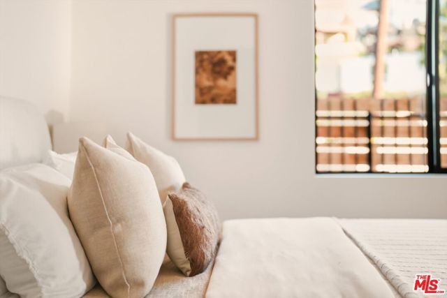 1083 Milwaukee Avenue, Los Angeles, CA 90042