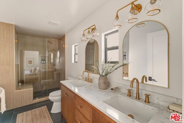 1083 Milwaukee Avenue, Los Angeles, CA 90042