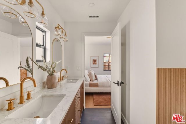 1083 Milwaukee Avenue, Los Angeles, CA 90042