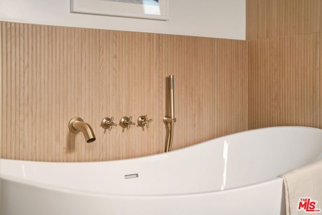 1083 Milwaukee Avenue, Los Angeles, CA 90042