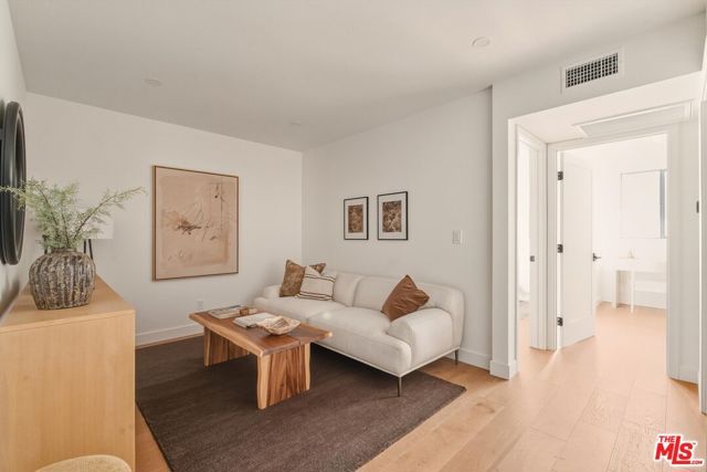 1083 Milwaukee Avenue, Los Angeles, CA 90042