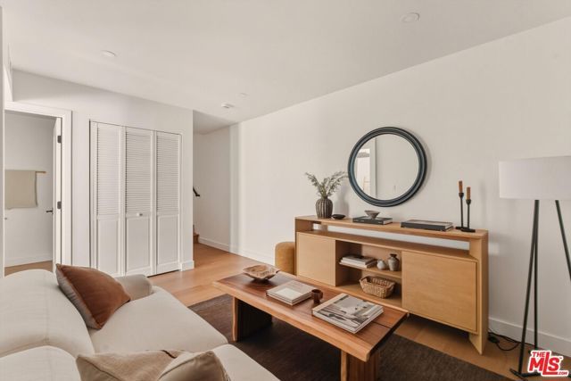 1083 Milwaukee Avenue, Los Angeles, CA 90042