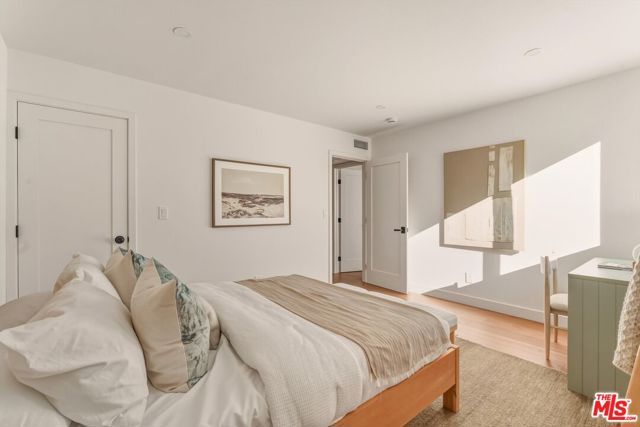 1083 Milwaukee Avenue, Los Angeles, CA 90042