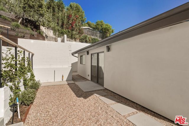 1083 Milwaukee Avenue, Los Angeles, CA 90042