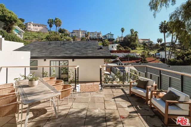 1083 Milwaukee Avenue, Los Angeles, CA 90042