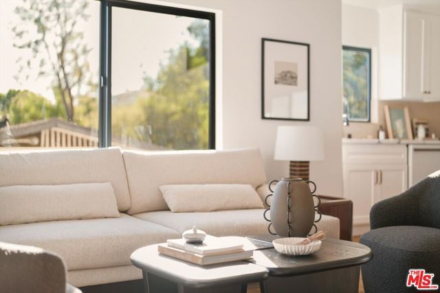 1083 Milwaukee Avenue, Los Angeles, CA 90042