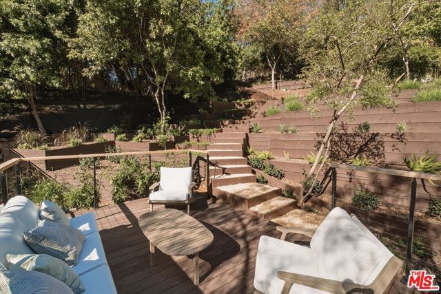 1083 Milwaukee Avenue, Los Angeles, CA 90042