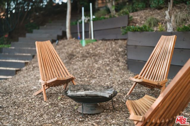 1083 Milwaukee Avenue, Los Angeles, CA 90042