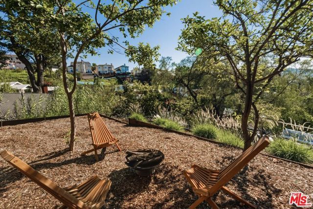 1083 Milwaukee Avenue, Los Angeles, CA 90042