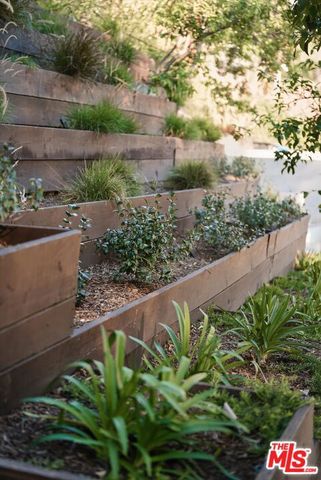 1083 Milwaukee Avenue, Los Angeles, CA 90042