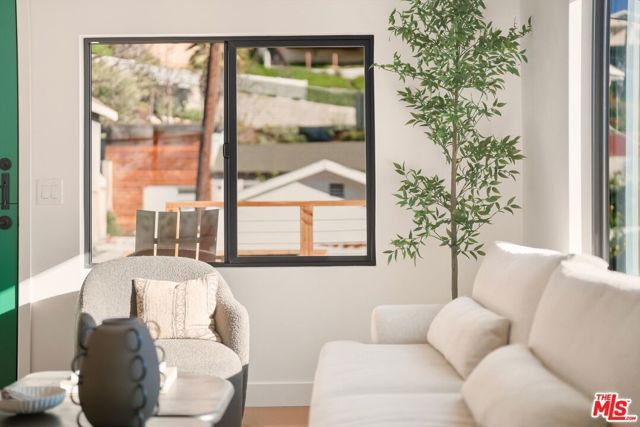 1083 Milwaukee Avenue, Los Angeles, CA 90042