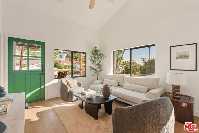 1083 Milwaukee Avenue, Los Angeles, CA 90042