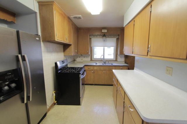 5326 W Crawford AVENUE, Milwaukee, WI 53220