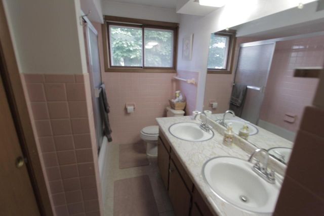 5326 W Crawford AVENUE, Milwaukee, WI 53220