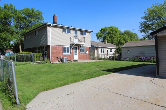 5326 W Crawford AVENUE, Milwaukee, WI 53220