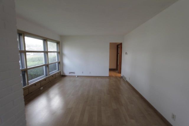 5326 W Crawford AVENUE, Milwaukee, WI 53220