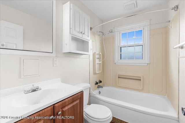 315 Hungerford Street, Lansing, MI 48917
