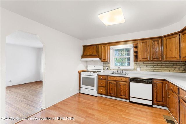 315 Hungerford Street, Lansing, MI 48917