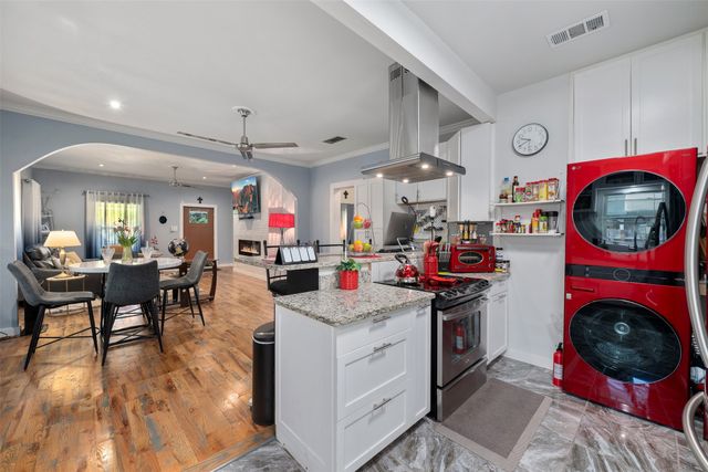2832 Forest Avenue, Fort Worth, TX 76112
