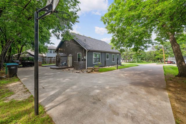 2832 Forest Avenue, Fort Worth, TX 76112