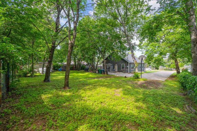 2832 Forest Avenue, Fort Worth, TX 76112
