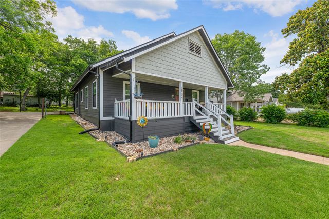 2832 Forest Avenue, Fort Worth, TX 76112