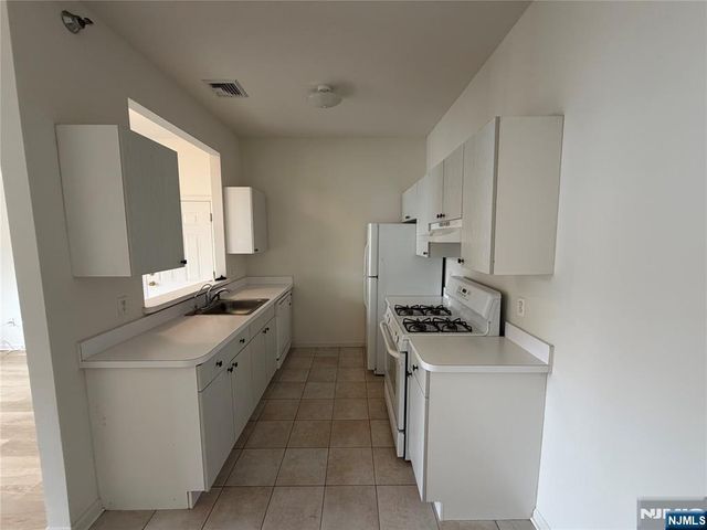 33 Prospect Street 10, Palisades Park, NJ 07650