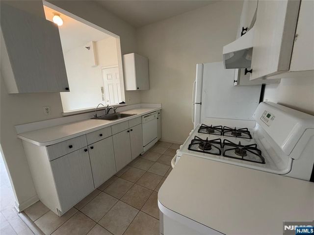 33 Prospect Street 10, Palisades Park, NJ 07650