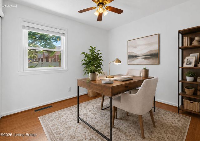 121 Blue Fields Rd, Louisville, KY 40223