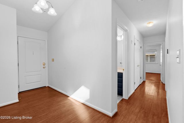 121 Blue Fields Rd, Louisville, KY 40223