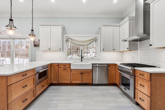 5 Palomino Drive, North Reading, MA 01864