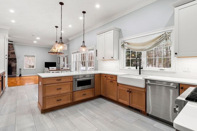 5 Palomino Drive, North Reading, MA 01864