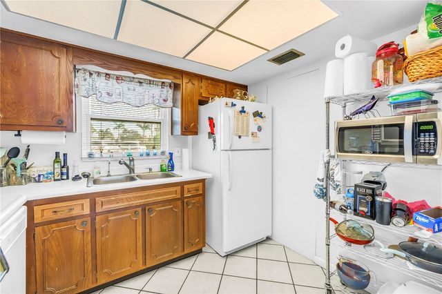 5020 BRITTANY DRIVE S 124, St Petersburg, FL 33715