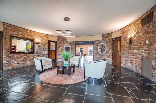 5020 BRITTANY DRIVE S 124, St Petersburg, FL 33715