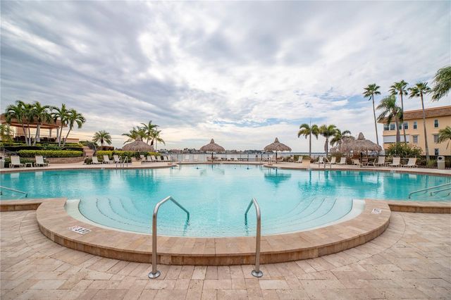 5020 BRITTANY DRIVE S 124, St Petersburg, FL 33715