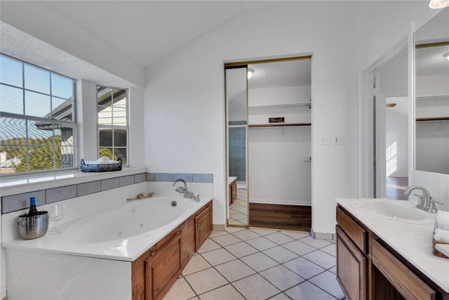363 Balcones Drive, Fort Worth, TX 76108