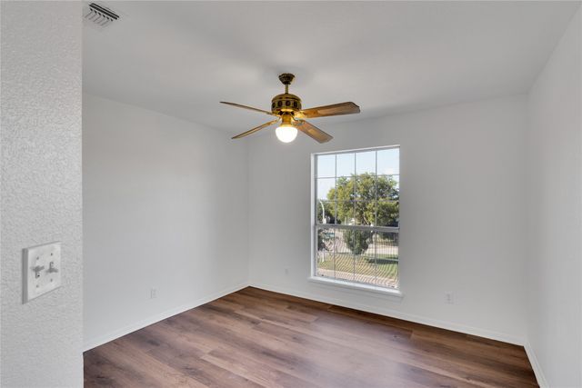 363 Balcones Drive, Fort Worth, TX 76108